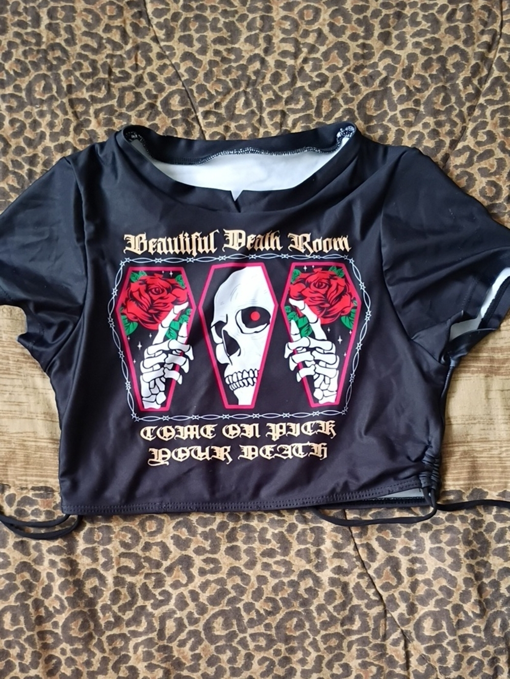 ROMWE Black Skull & Red Rose Coffin Graphic Crop Top